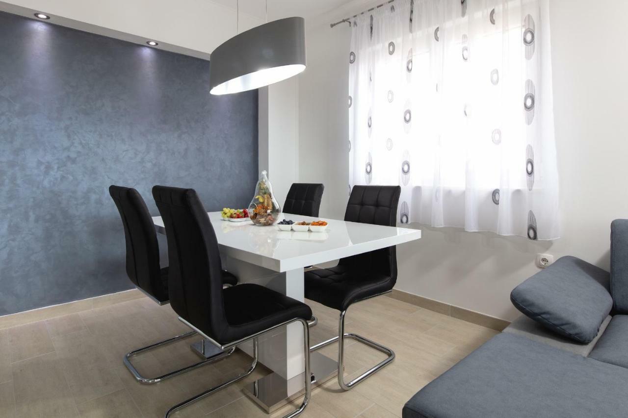 Villa Apartments Kordic คาชเตลา ภายนอก รูปภาพ